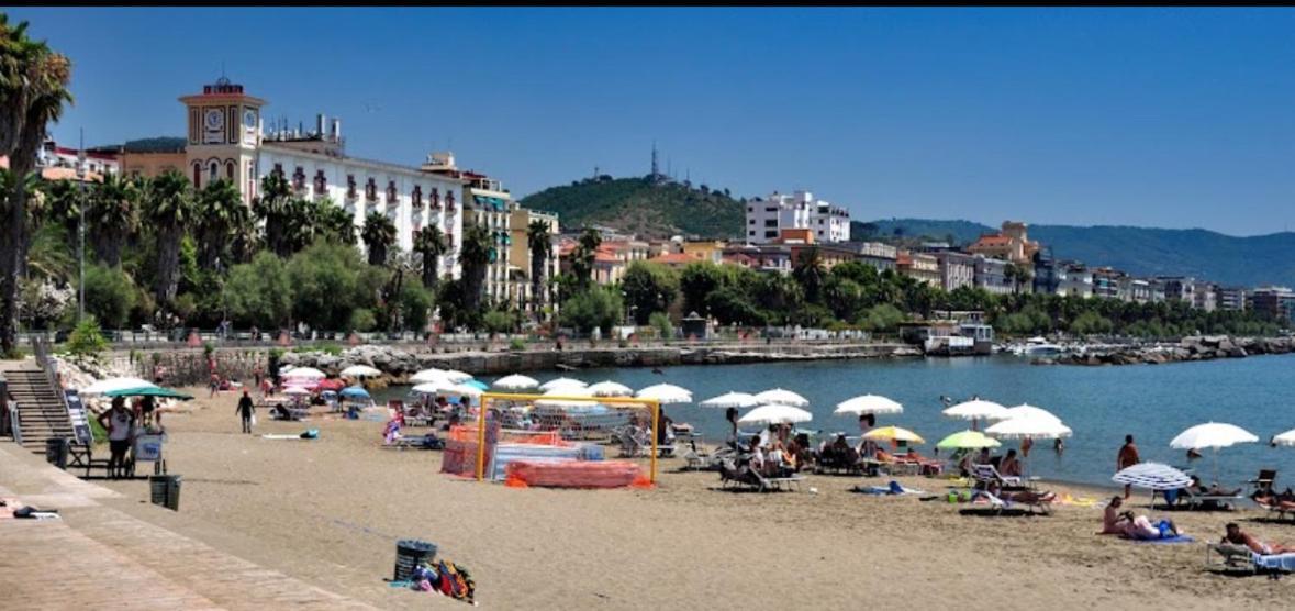 Salerno Mare E Luci Deluxe Apartman Kültér fotó