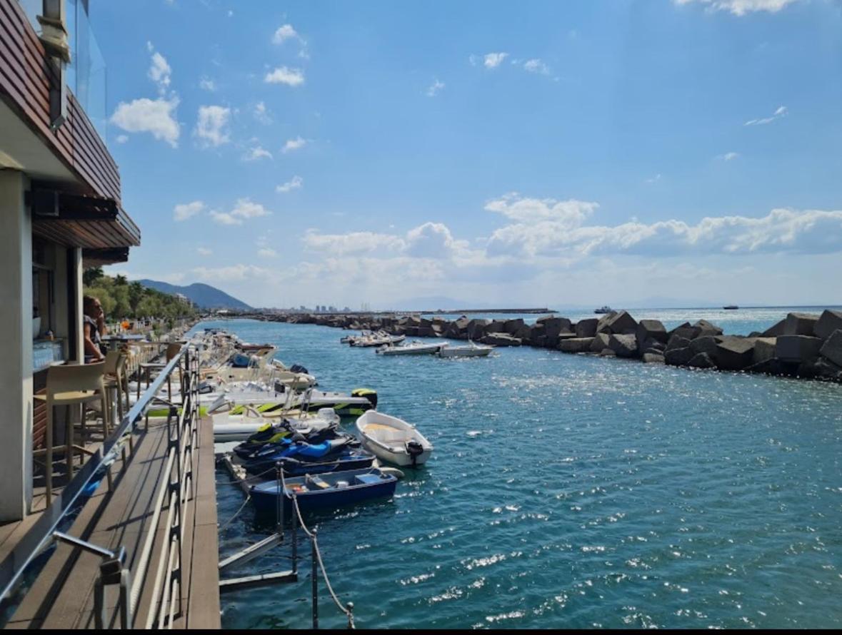 Salerno Mare E Luci Deluxe Apartman Kültér fotó